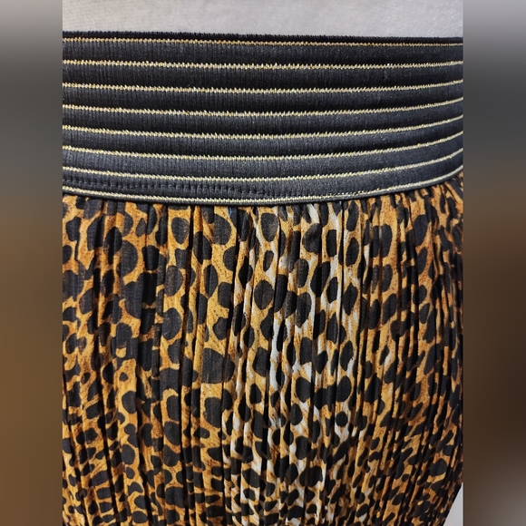 Maxi Pleated Animal Print Chiffon Slip On Skirt - Picture 4 of 5